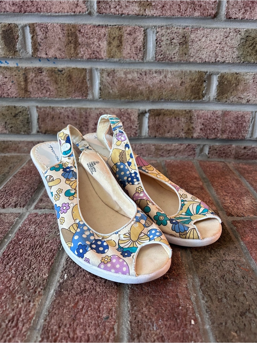 Vintage Peep-Toe Slingback Wedges in Multi